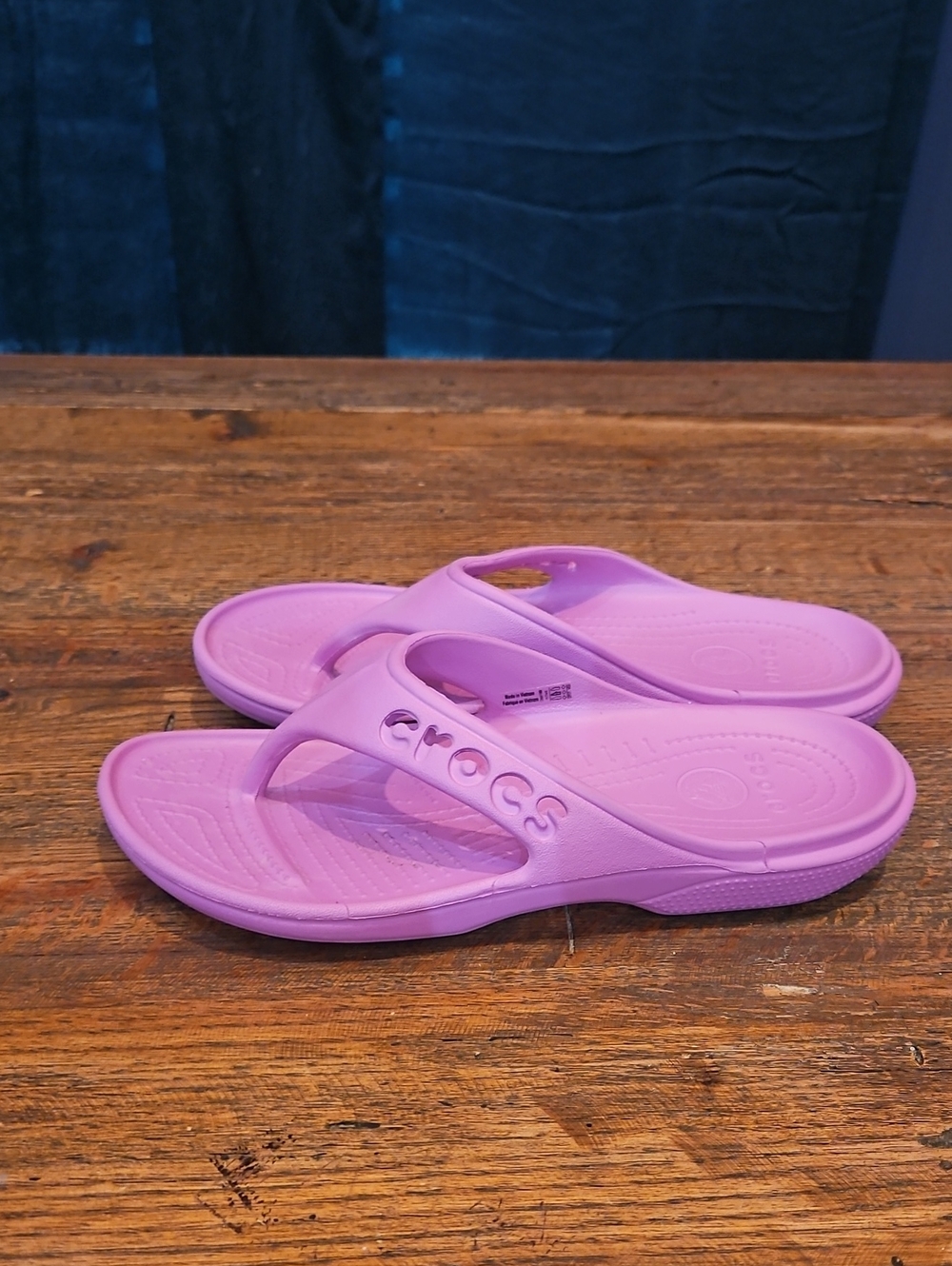 CROCS  Purple Flip Flop Thong Sandals
